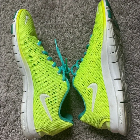 Nike Free RN shoes - Picture 3 of 3